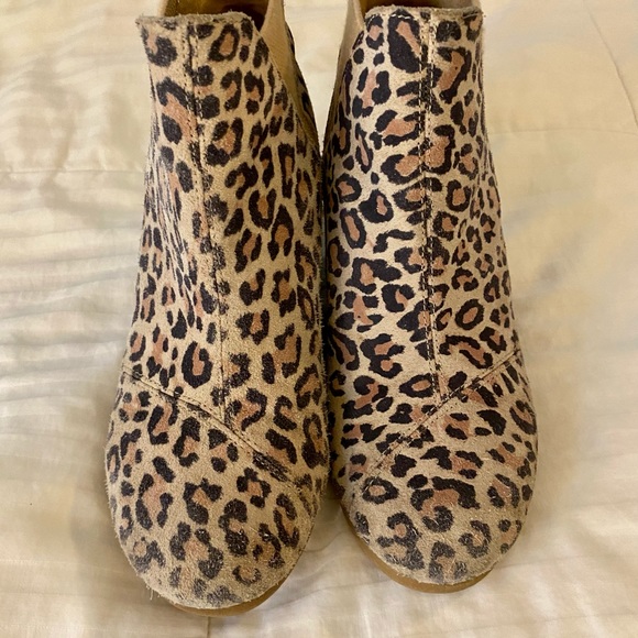toms leopard print booties